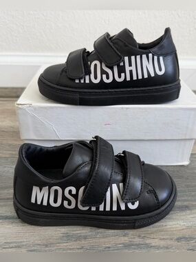 Moschino Baby Toddler Boy Girl Black Sneakers Size 23/7 made in Italy 18-24 mont